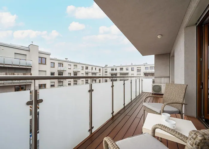 Nowoczesny Apartament Blisko Rzeki We Wroclawiu Z Biurkiem I Parkingiem By Noclegi Renters